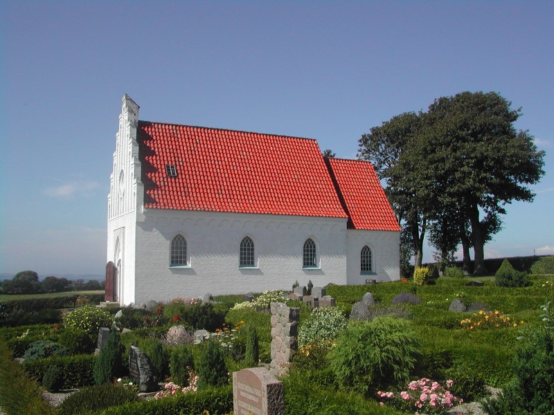 Kerkje bij Marup op Ballen