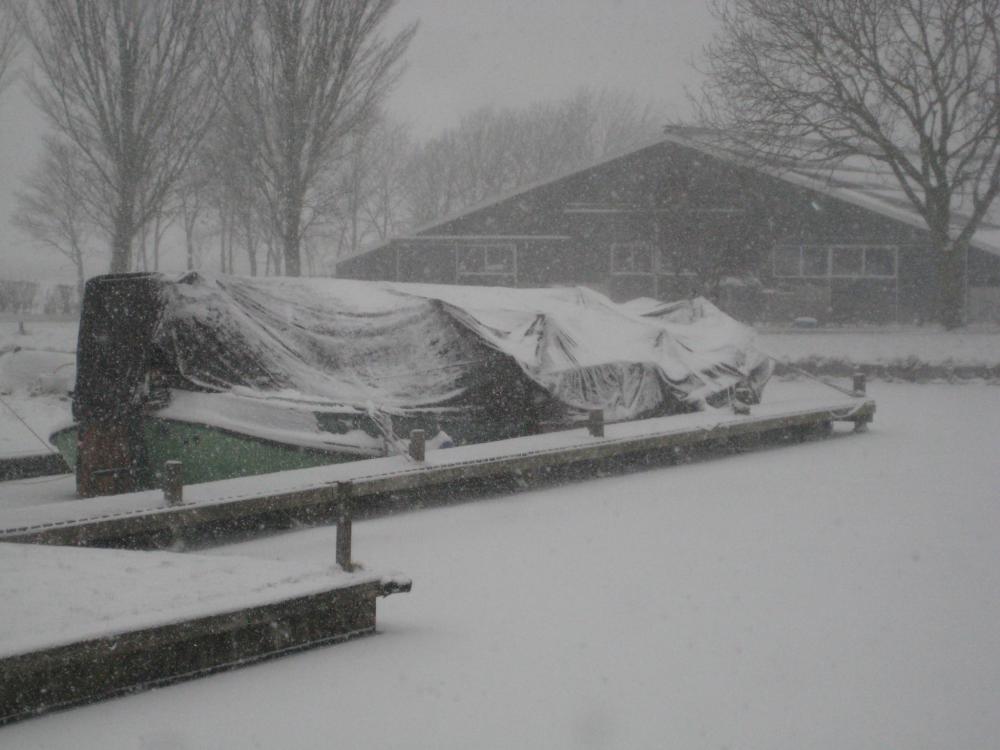 Winterberging (onder de sneeuw) in Koudum